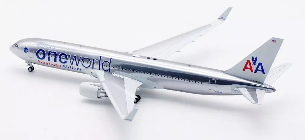 INFLIGHT 200 B767-300 AMERICAN AIRLINES ONE WORLD REG: N395AN