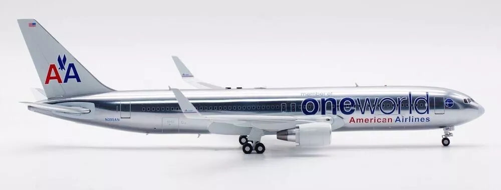 INFLIGHT 200 B767-300 AMERICAN AIRLINES ONE WORLD REG: N395AN