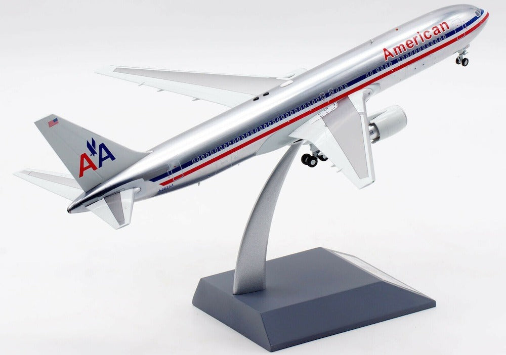 INFLIGHT 200 B767-300 AMERICAN AIRLINES REG: N363AA