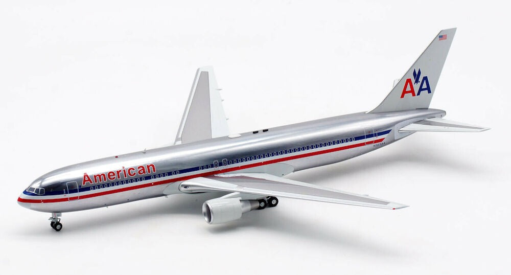 INFLIGHT 200 B767-300 AMERICAN AIRLINES REG: N363AA