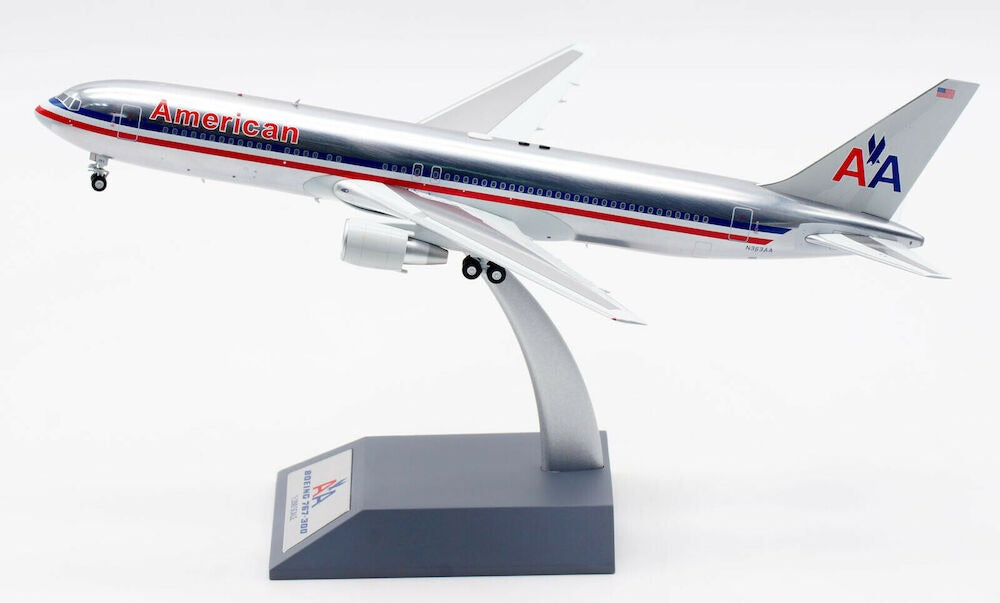 INFLIGHT 200 B767-300 AMERICAN AIRLINES REG: N363AA