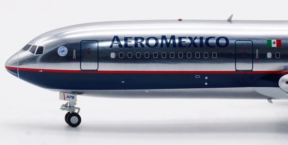 INFLIGHT 200 B767-3Q8/ER AEROMEXICO REG: XA-APB