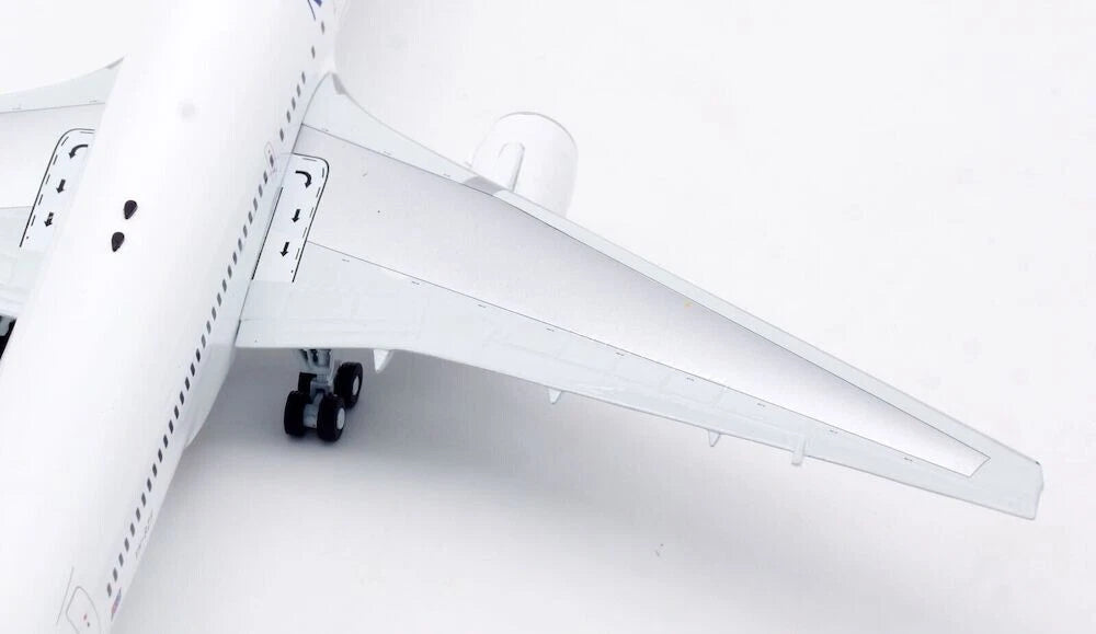 INFLIGHT 200 B767-324/ER ANSETT AUSTRALIA AIRLINES REG: VH-BZF