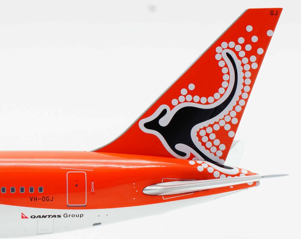 INFLIGHT 200 B767-300 AUSTRALIAN AIRLINES REG: VH-OGJ