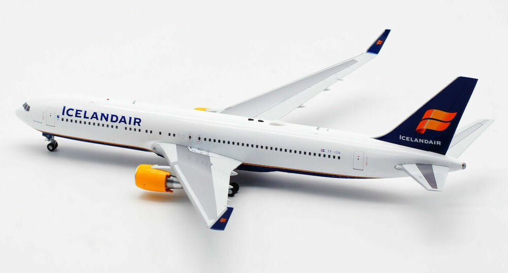 INFLIGHT 200 BOEING 767 ICELANDAIR REG: TF-ISN