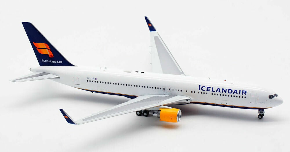 INFLIGHT 200 BOEING 767 ICELANDAIR REG: TF-ISN