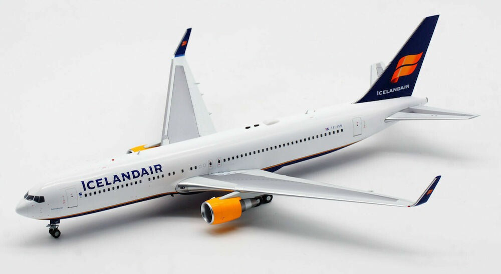 INFLIGHT 200 BOEING 767 ICELANDAIR REG: TF-ISN