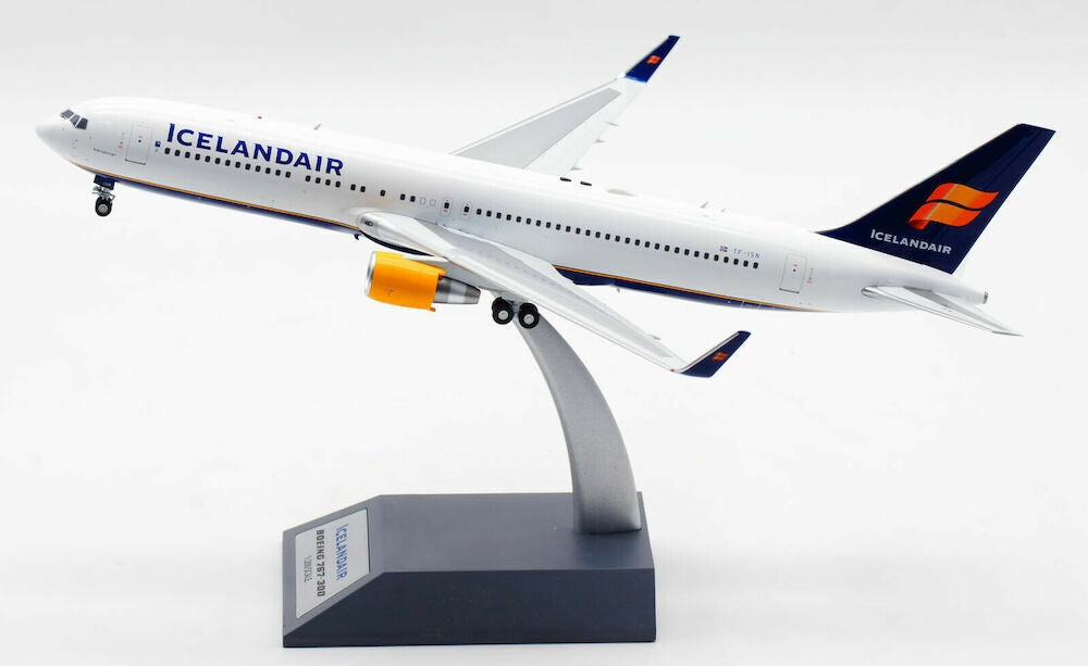 INFLIGHT 200 BOEING 767 ICELANDAIR REG: TF-ISN