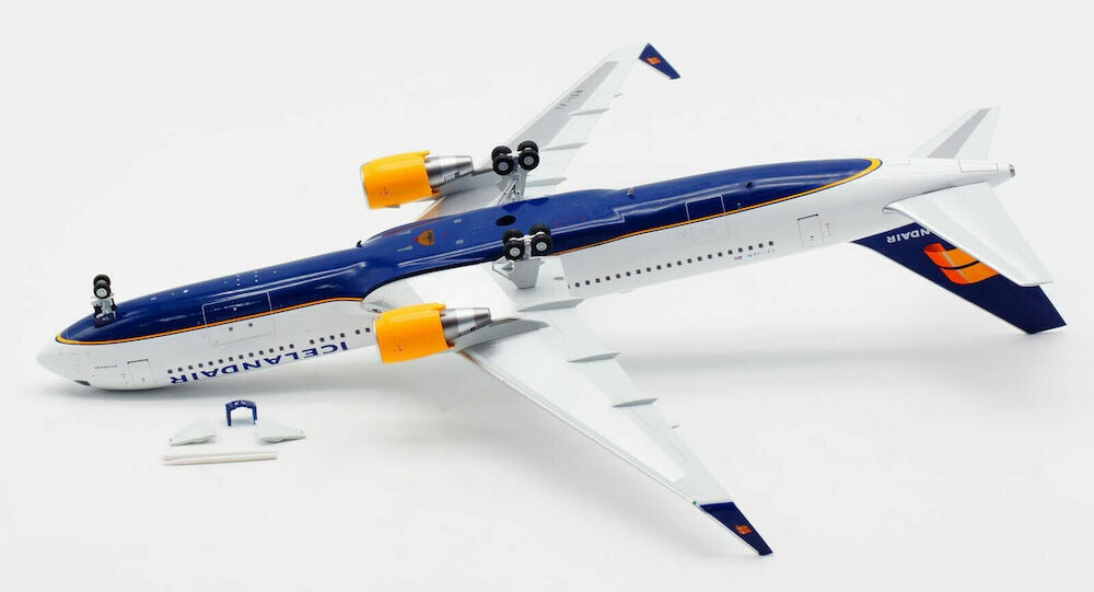 INFLIGHT 200 BOEING 767 ICELANDAIR REG: TF-ISN