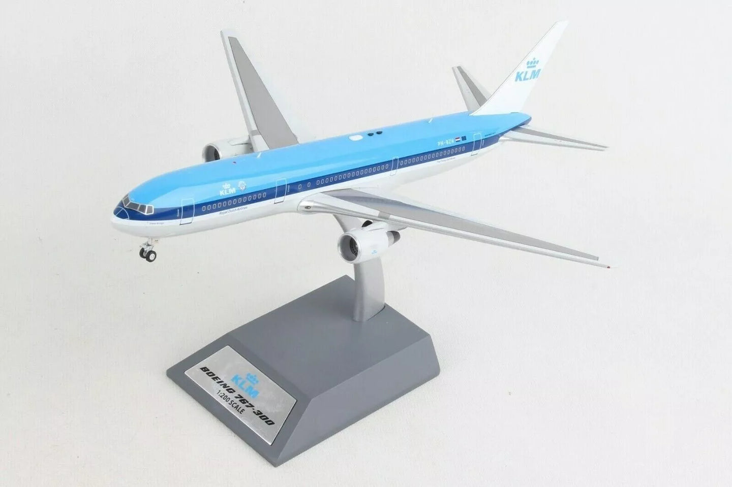 INFLIGHT 200 B767-306ER ROYAL DUTCH AIRLINES (KLM) REG: PH-BZH