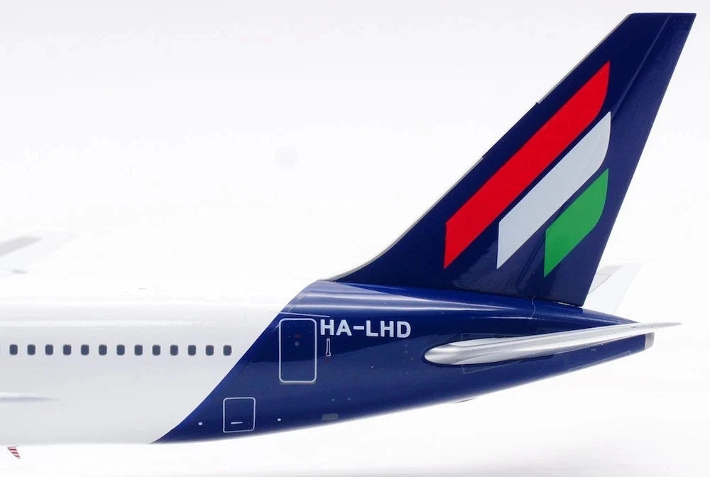 INFLIGHT 200 B767-3P6/ER MALEV - HUNGARIAN AIRLINES REG: HA-LHD