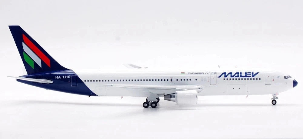 INFLIGHT 200 B767-3P6/ER MALEV - HUNGARIAN AIRLINES REG: HA-LHD