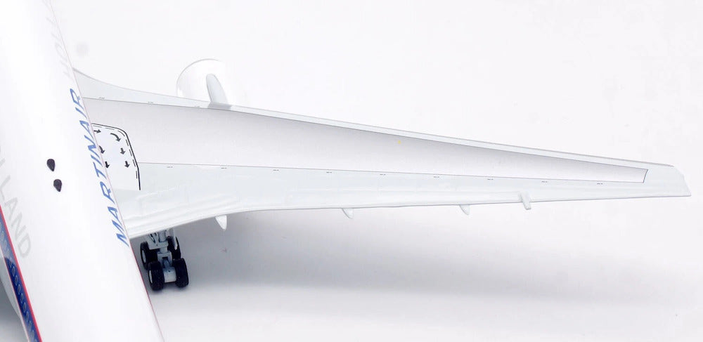 INFLIGHT 200 B767-31A/ER MARTINAIR HOLLAND REG: PH-MCL