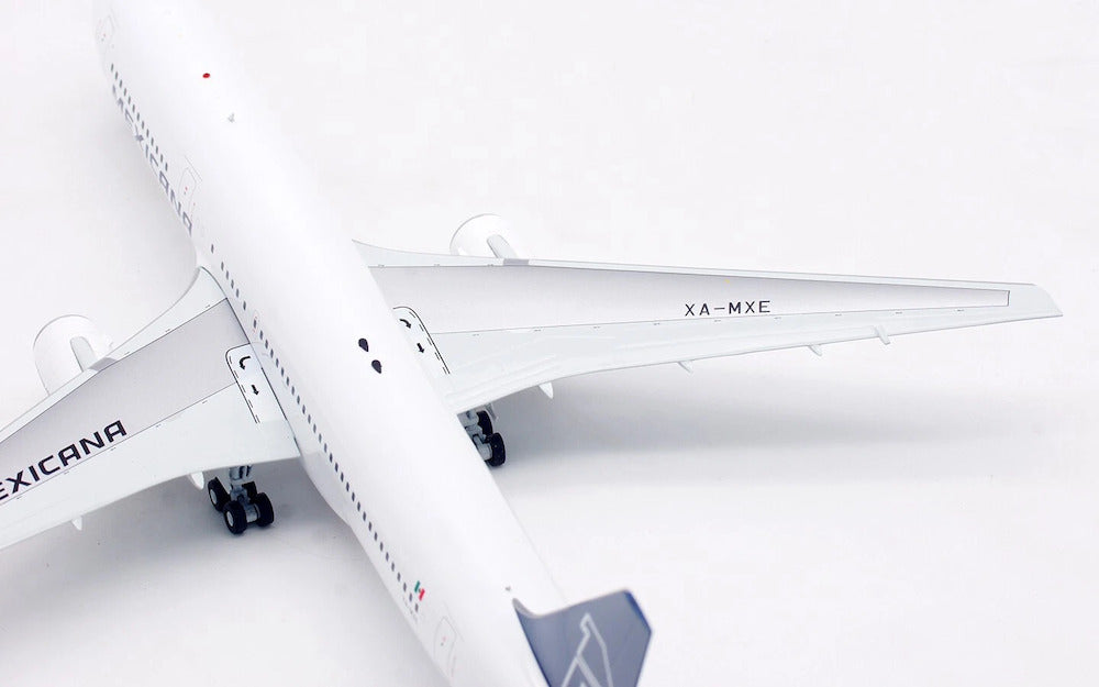 INFLIGHT 200 B767-3P6/ER MEXICANA REG: XA-MXE