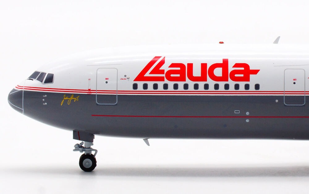 INFLIGHT 200 B767-3Z9/ER LAUDA AIR REG: OE-LAU