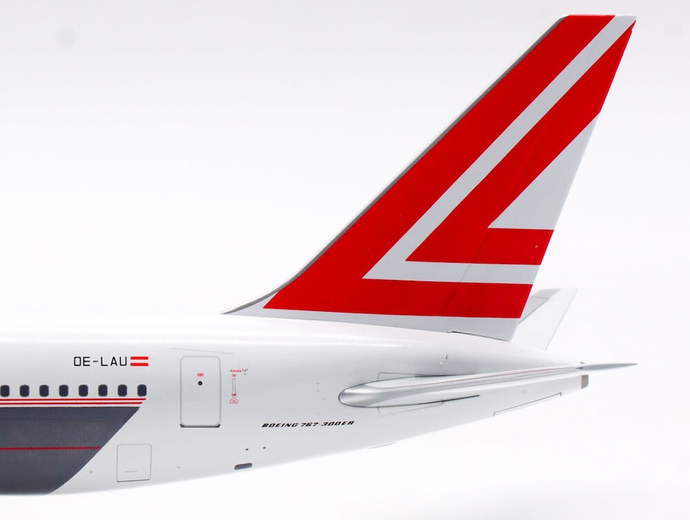 INFLIGHT 200 B767-3Z9/ER LAUDA AIR REG: OE-LAU