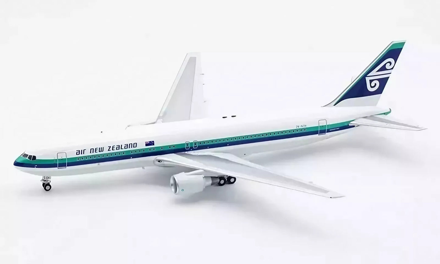 INFLIGHT 200 B767-300 AIR NEW ZEALAND "OLD COLOURS" REG: ZK-NCH