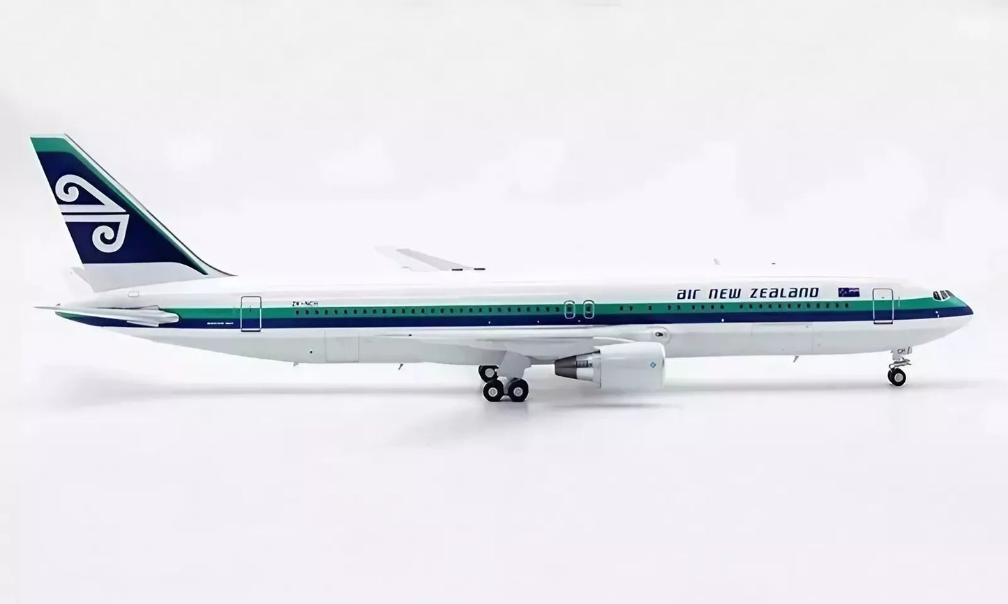 INFLIGHT 200 B767-300 AIR NEW ZEALAND "OLD COLOURS" REG: ZK-NCH
