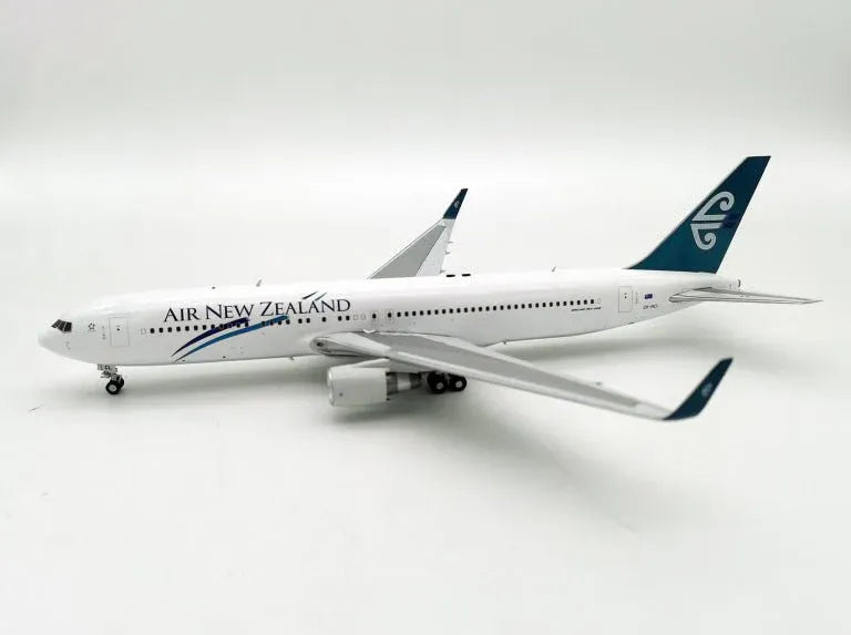 INFLIGHT 200 B767-300ER AIR NEW ZEALAND REG: ZK-NCL