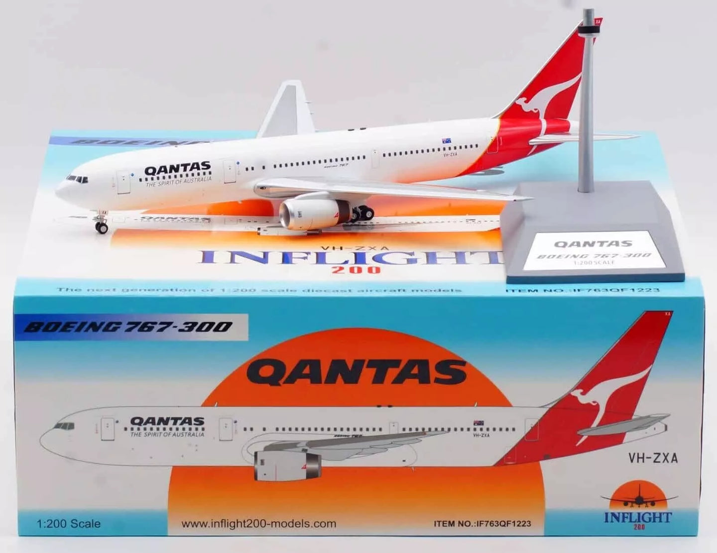 INFLIGHT 200 B767-336/ER QANTAS REG: VH-ZXA
