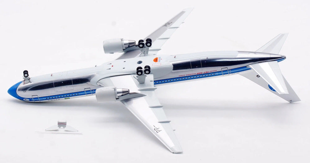 INFLIGHT 200 B767-341/ER VARIG REG: PP-VOL (POLISHED)