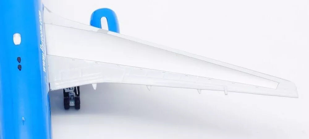 INFLIGHT 200 B767-306/ER ZOOM AIRLINES REG: C-GZNC