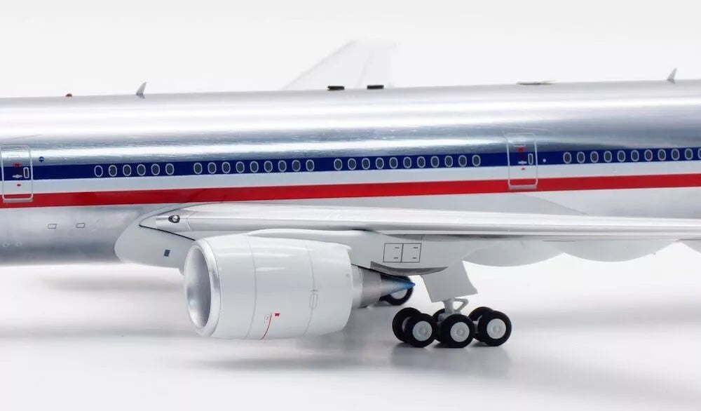 INFLIGHT 200 B767-300 ZOOM AIRLINES REG: G-CZNA
