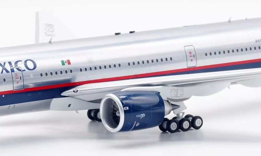 INFLIGHT 200 B777-2Q8/ER AEROMEXICO REG: N745AM
