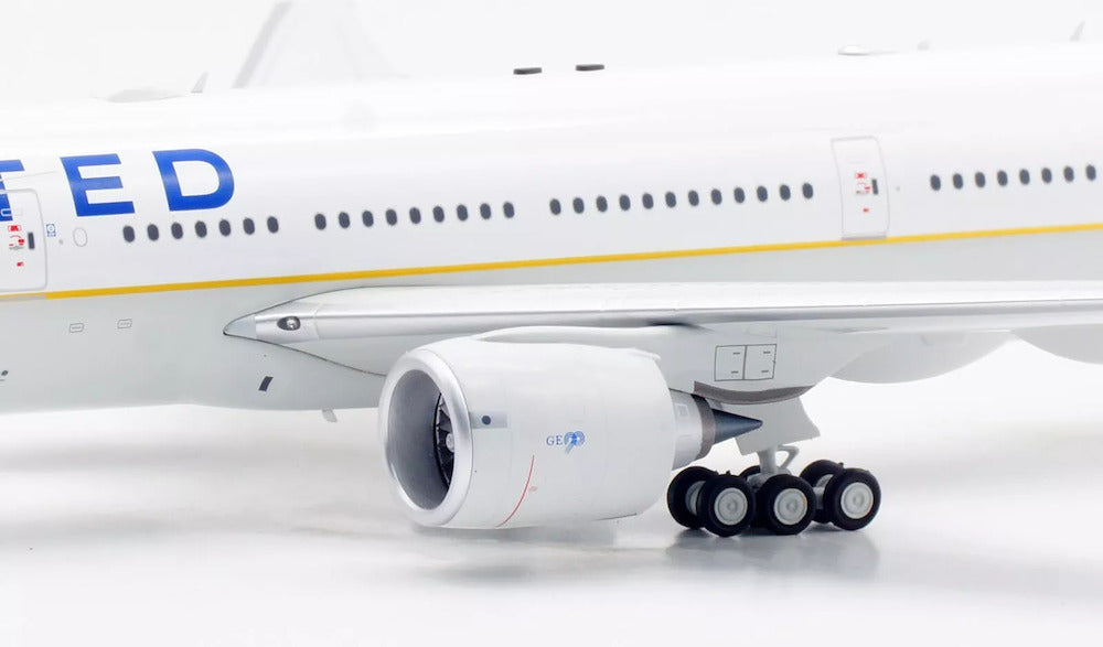 INFLIGHT 200 B777-224/ER UNITED AIRLINES REG: N78009