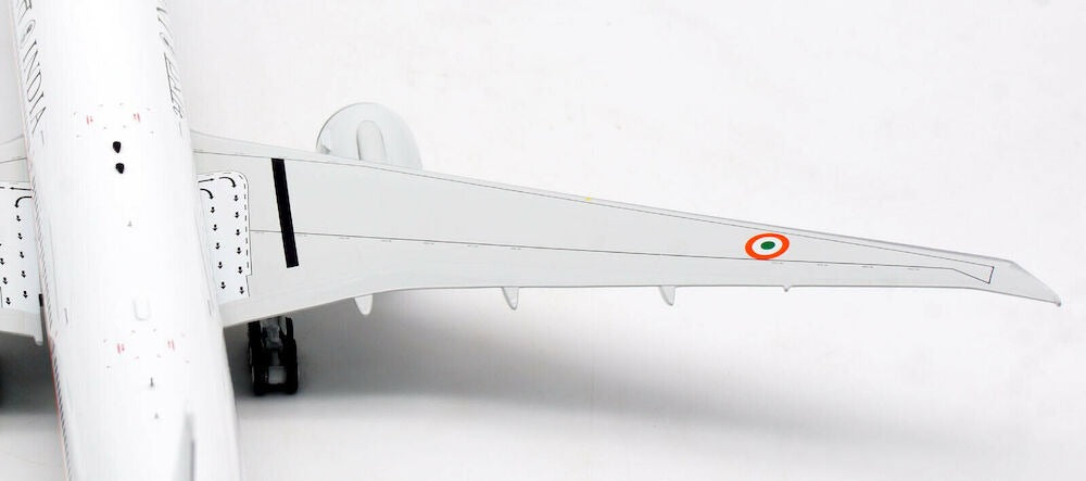 INFLIGHT 200 INDIAN AIR FORCE B777-300ER REG: VT-ALV