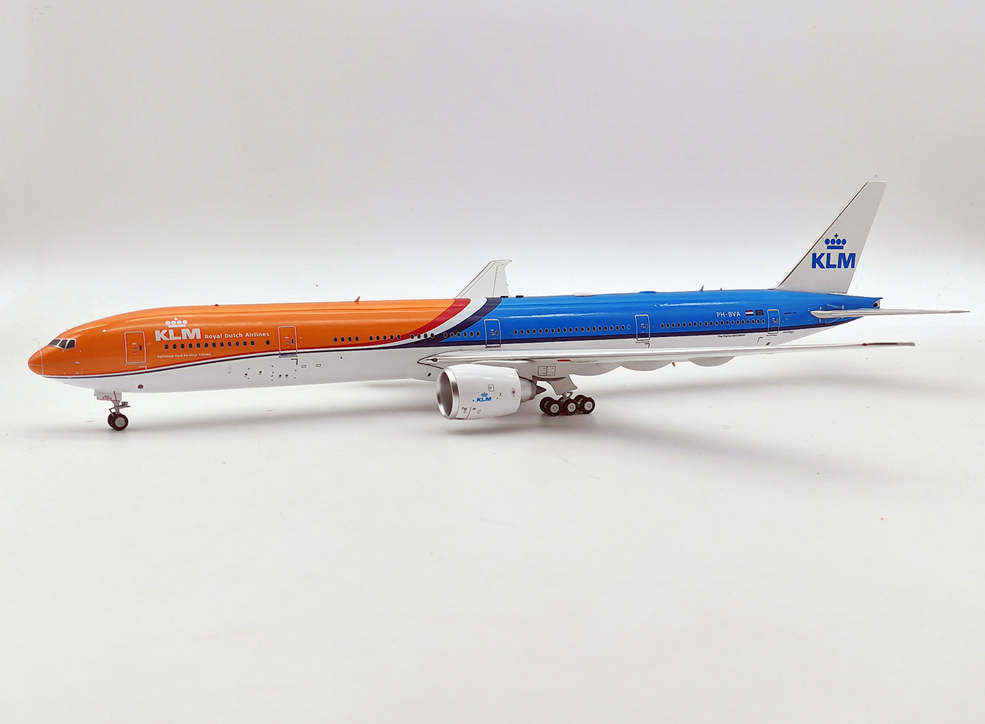INFLIGHT 200 B777-306ER ROYAL DUTCH AIRLINES (KLM) REG: PH-BVA