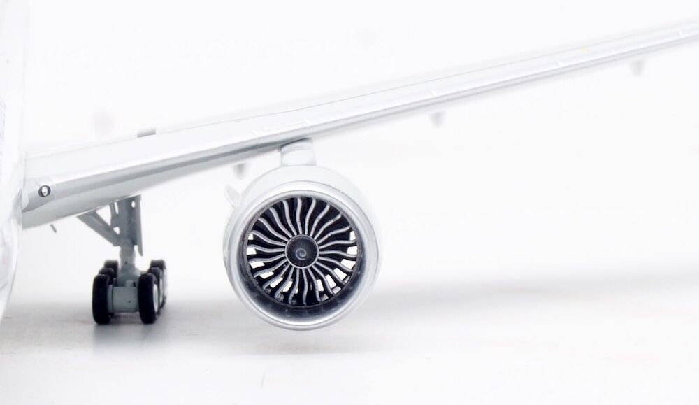 INFLIGHT 200 B777-319/ER AIR NEW ZEALAND REG: ZK-OKM WITH STAND (LTD 100 MODELS)