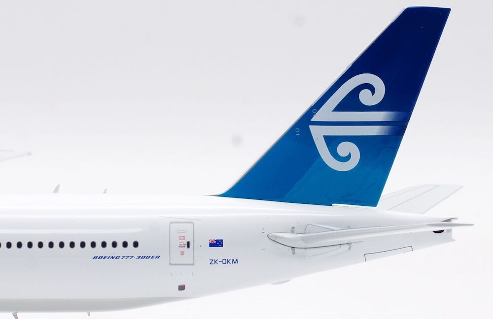 INFLIGHT 200 B777-319/ER AIR NEW ZEALAND REG: ZK-OKM WITH STAND (LTD 100 MODELS)