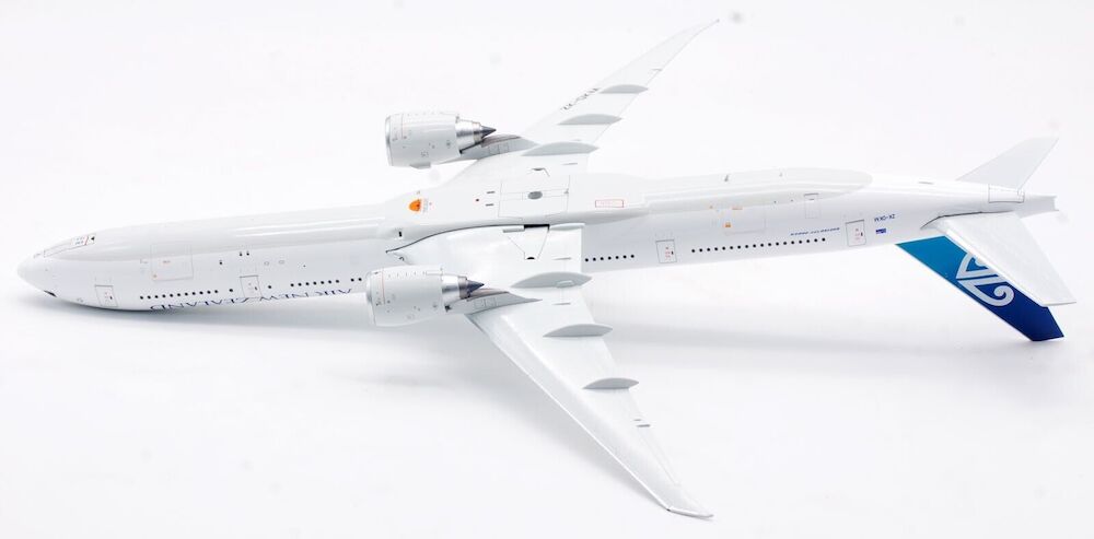 INFLIGHT 200 B777-319/ER AIR NEW ZEALAND REG: ZK-OKM WITH STAND (LTD 100 MODELS)