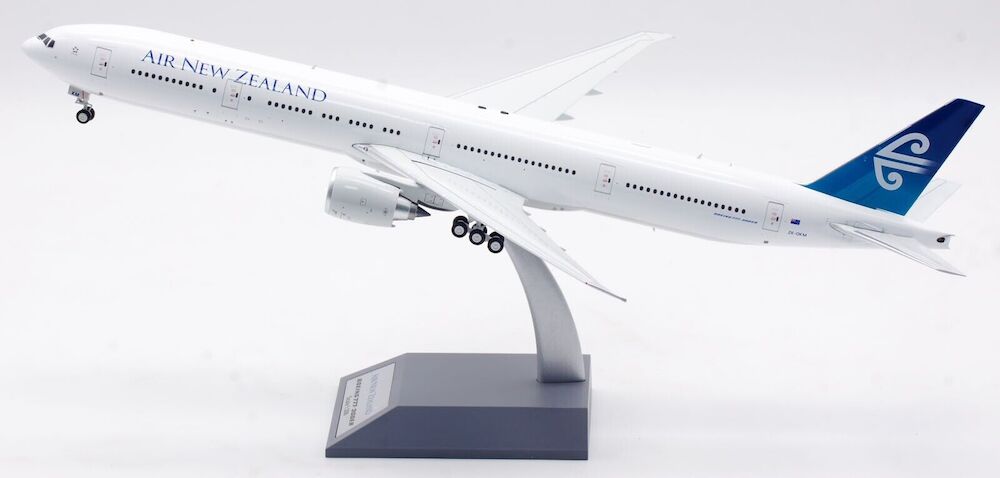 INFLIGHT 200 B777-319/ER AIR NEW ZEALAND REG: ZK-OKM WITH STAND (LTD 100 MODELS)