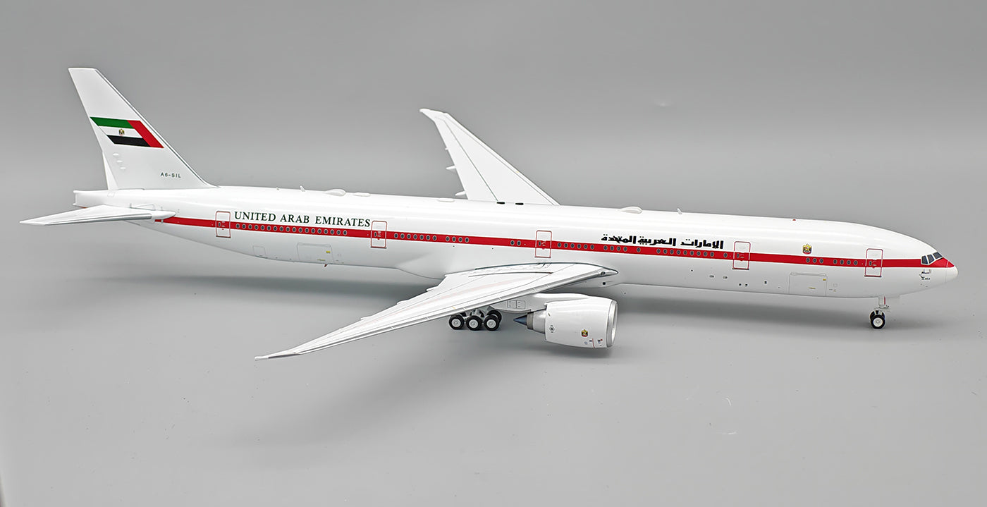 INFLIGHT 200 B777-35R/ER UNITED ARAB EMIRATES / ABU DHABI AMIRI FLIGHT REG: A6-SIL