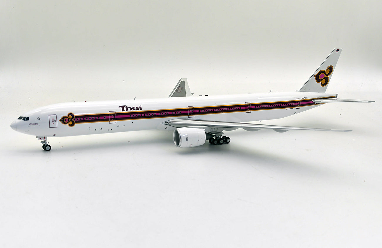 INFLIGHT 200 B777-3D7 THAI AIRWAYS INTERNATIONAL REG: HS-TKF