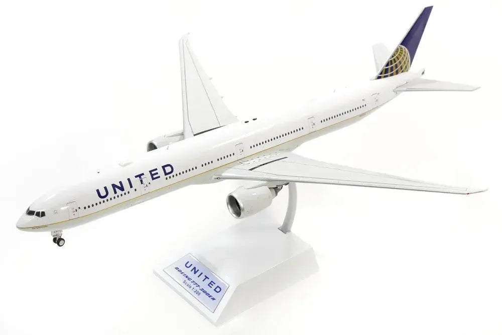 INFLIGHT 200 UNITED B777-300 REG: N58031