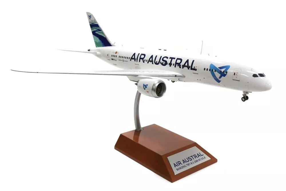 INFLIGHT 200 B787-8 AIR AUSTRAL REG: F-OLRC