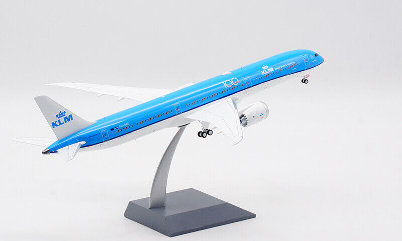 INFLIGHT 200 B787-10 DREAMLINER ROYAL DUTCH (KLM) REG: PH-BKG