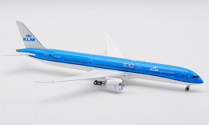 INFLIGHT 200 B787-10 DREAMLINER ROYAL DUTCH (KLM) REG: PH-BKG
