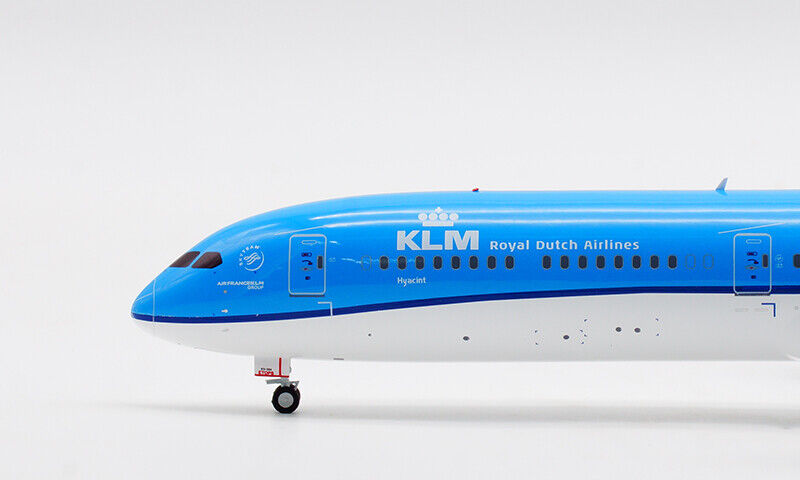 INFLIGHT 200 B787-10 DREAMLINER ROYAL DUTCH (KLM) REG: PH-BKG