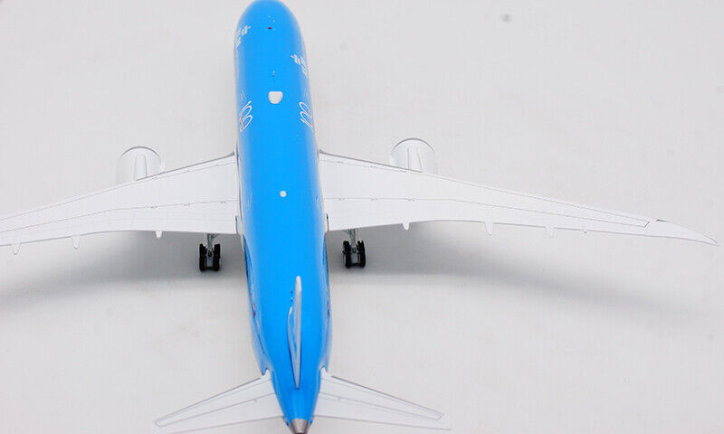 INFLIGHT 200 B787-10 DREAMLINER ROYAL DUTCH (KLM) REG: PH-BKG