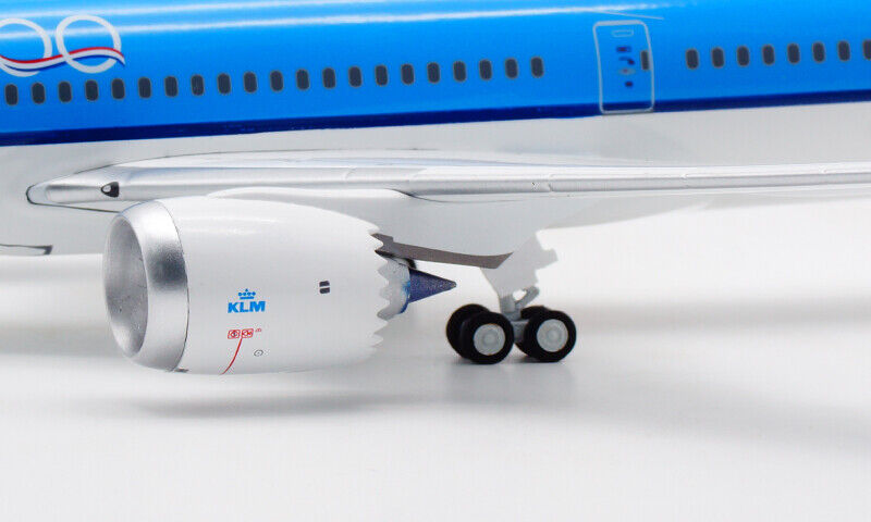 INFLIGHT 200 B787-10 DREAMLINER ROYAL DUTCH (KLM) REG: PH-BKG
