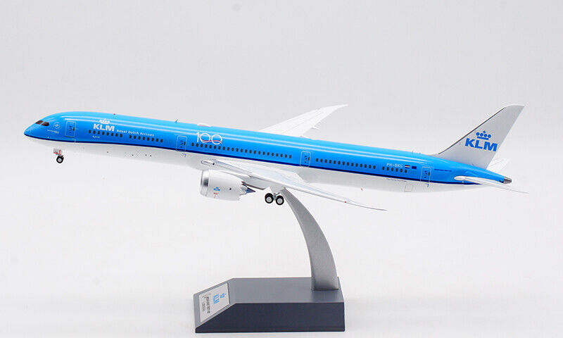 INFLIGHT 200 B787-10 DREAMLINER ROYAL DUTCH (KLM) REG: PH-BKG