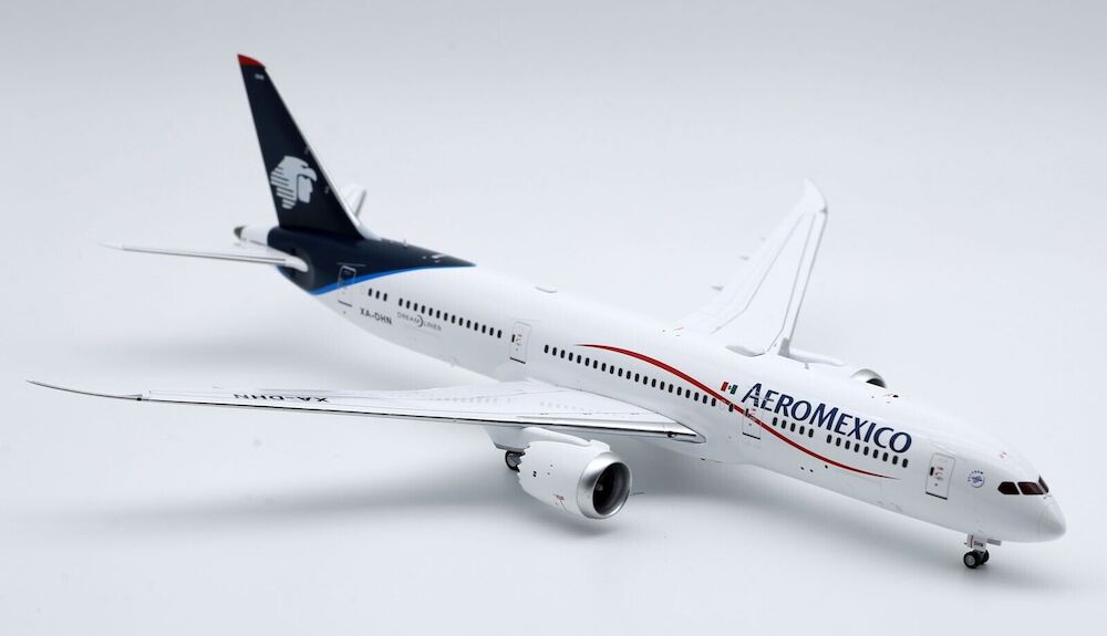 INFLIGHT 200 B787-9 AEROMEXICO DREAMLINER REG: XA-DHN