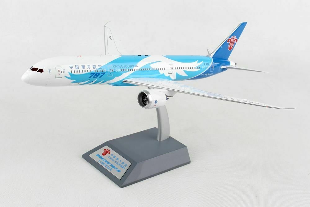 INFLIGHT 200 B787-9 CHINA SOUTHERN AIRLINES REG: B-1242