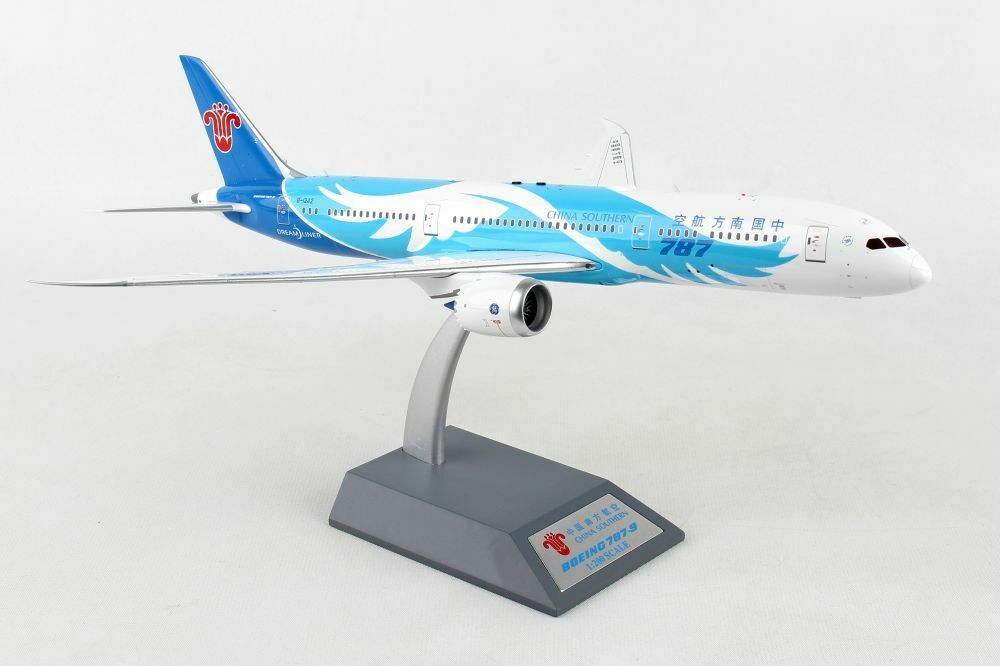INFLIGHT 200 B787-9 CHINA SOUTHERN AIRLINES REG: B-1242