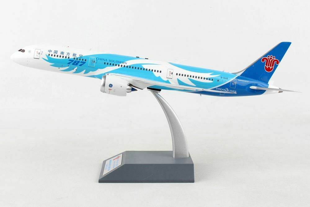 INFLIGHT 200 B787-9 CHINA SOUTHERN AIRLINES REG: B-1242
