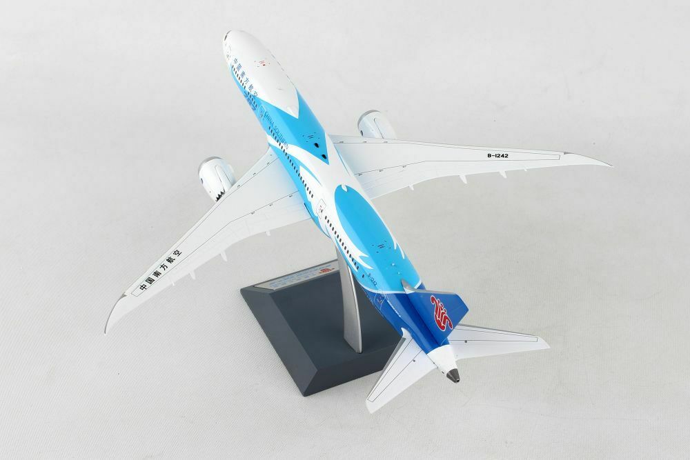 INFLIGHT 200 B787-9 CHINA SOUTHERN AIRLINES REG: B-1242
